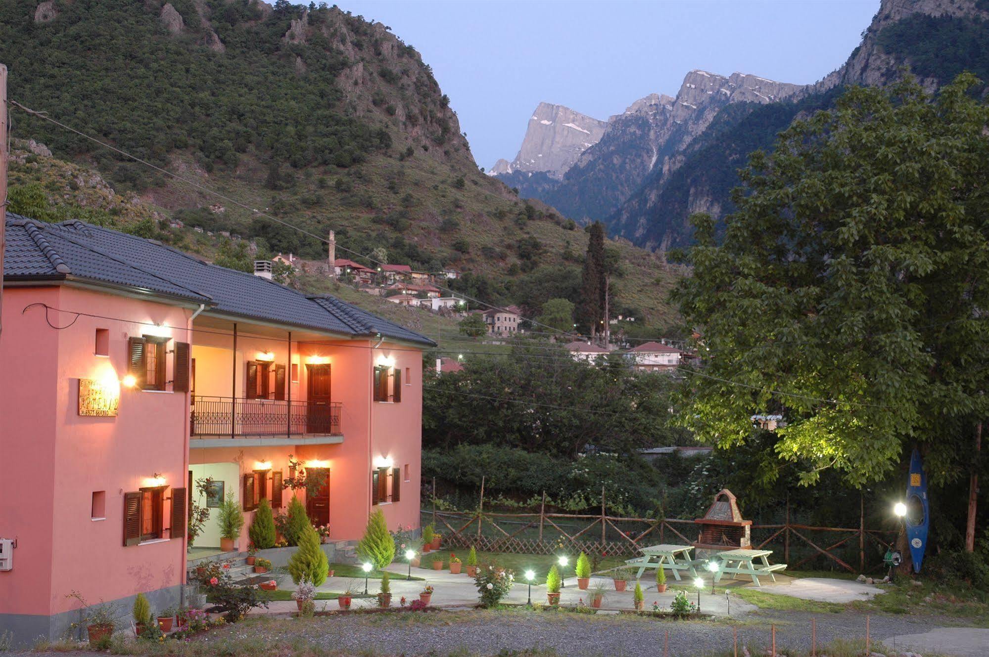 Artemis Apartments Konitsa Bagian luar foto
